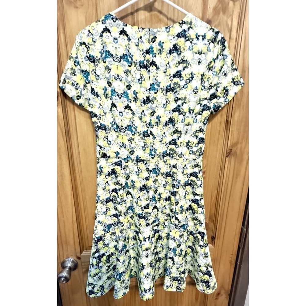J.Crew Floral Fit Flare Dress Size 6 Short Sleeve Spring Summer Work - Picture 3 of 5